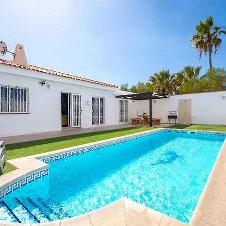 Neva Lovely 4 Bedroom Private Heated Pool كالاو سالفاجي